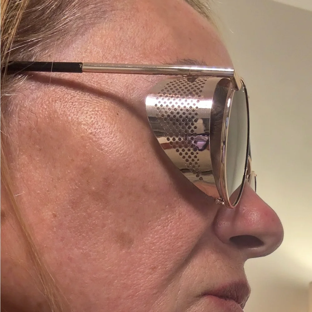UNISEX Stylish Gold Sunglasses - Picture 2 of 15